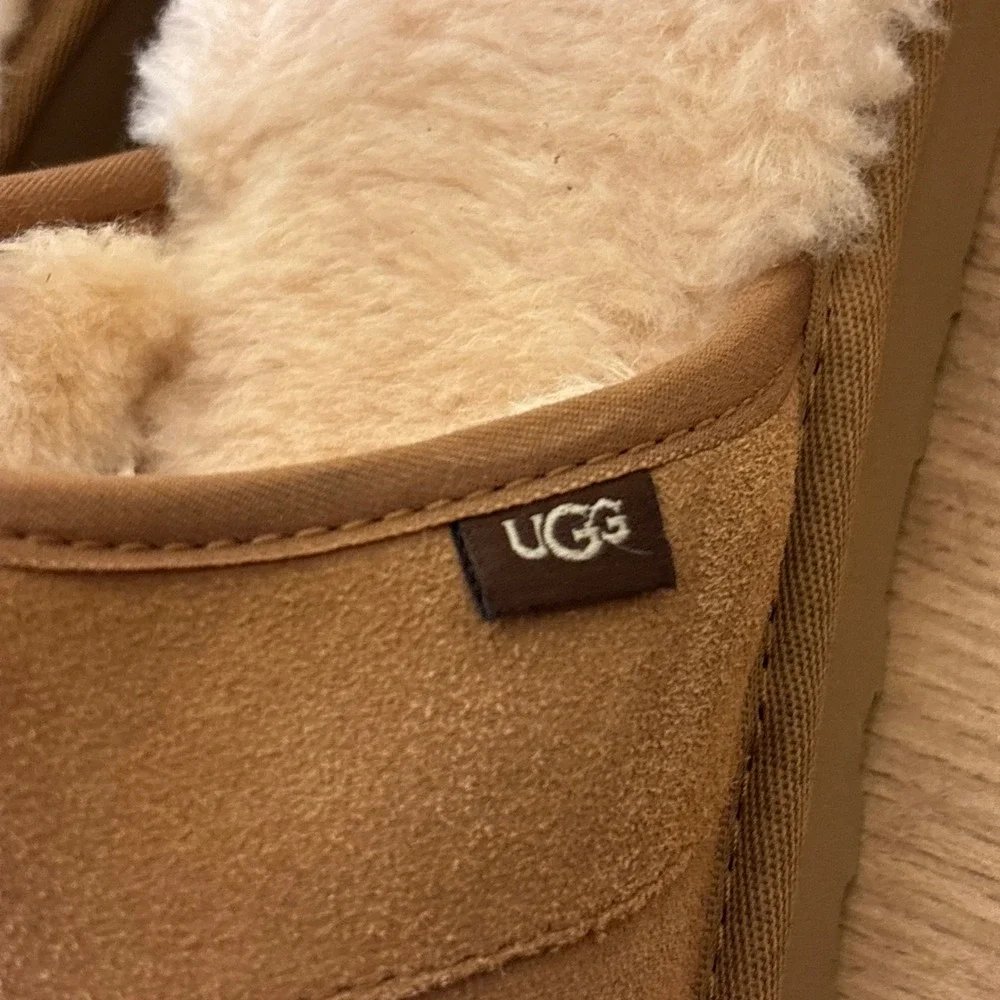 UGG excellent pre